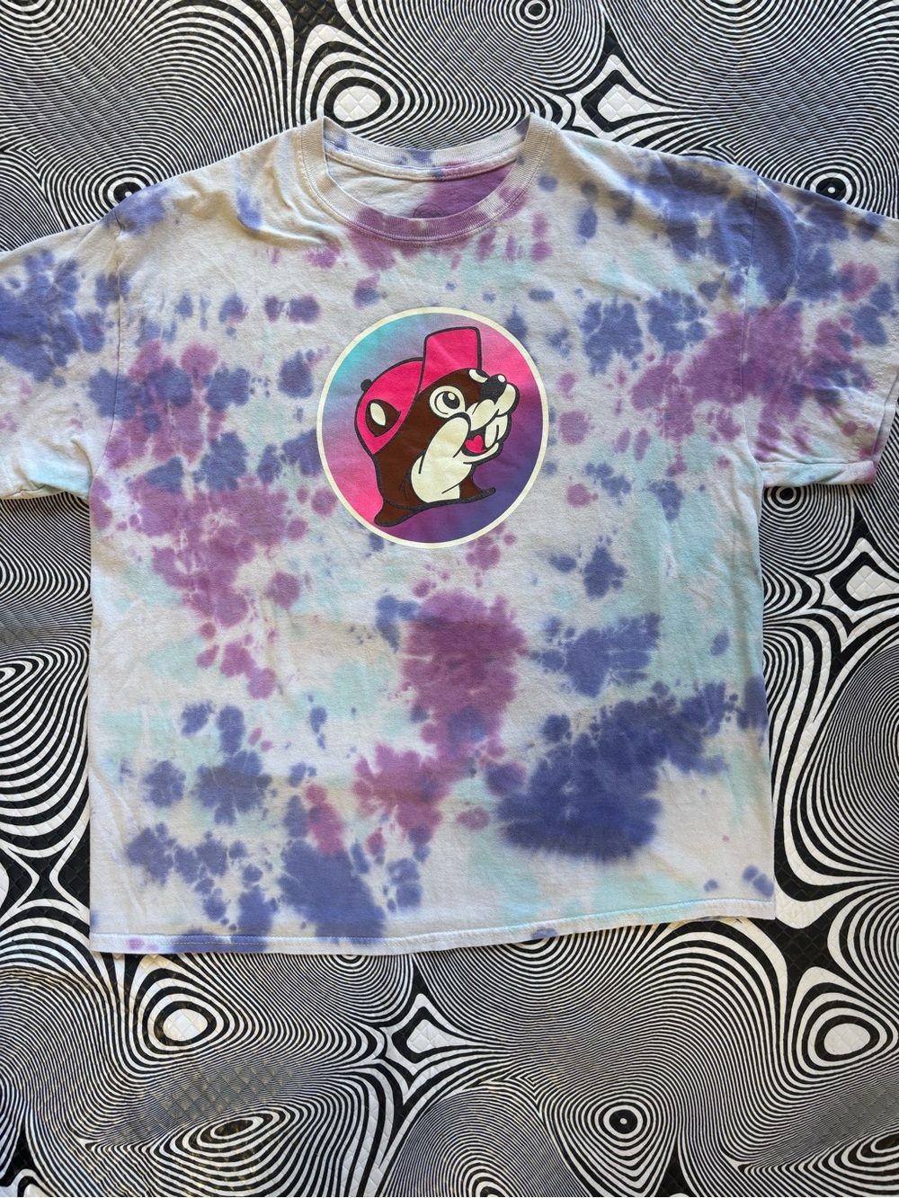 Buc-ee's Tie-Dye Short Sleeve Tee - Purple & Pink Graphic - Picture 2 of 6